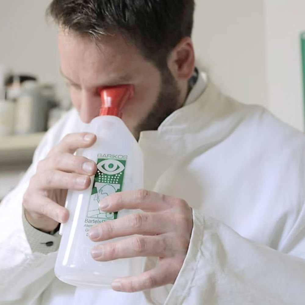 Barikos Oogspoelfles 620 ml - Snelle Hulp bij Oogcontact met Schadelijke Stoffen 4